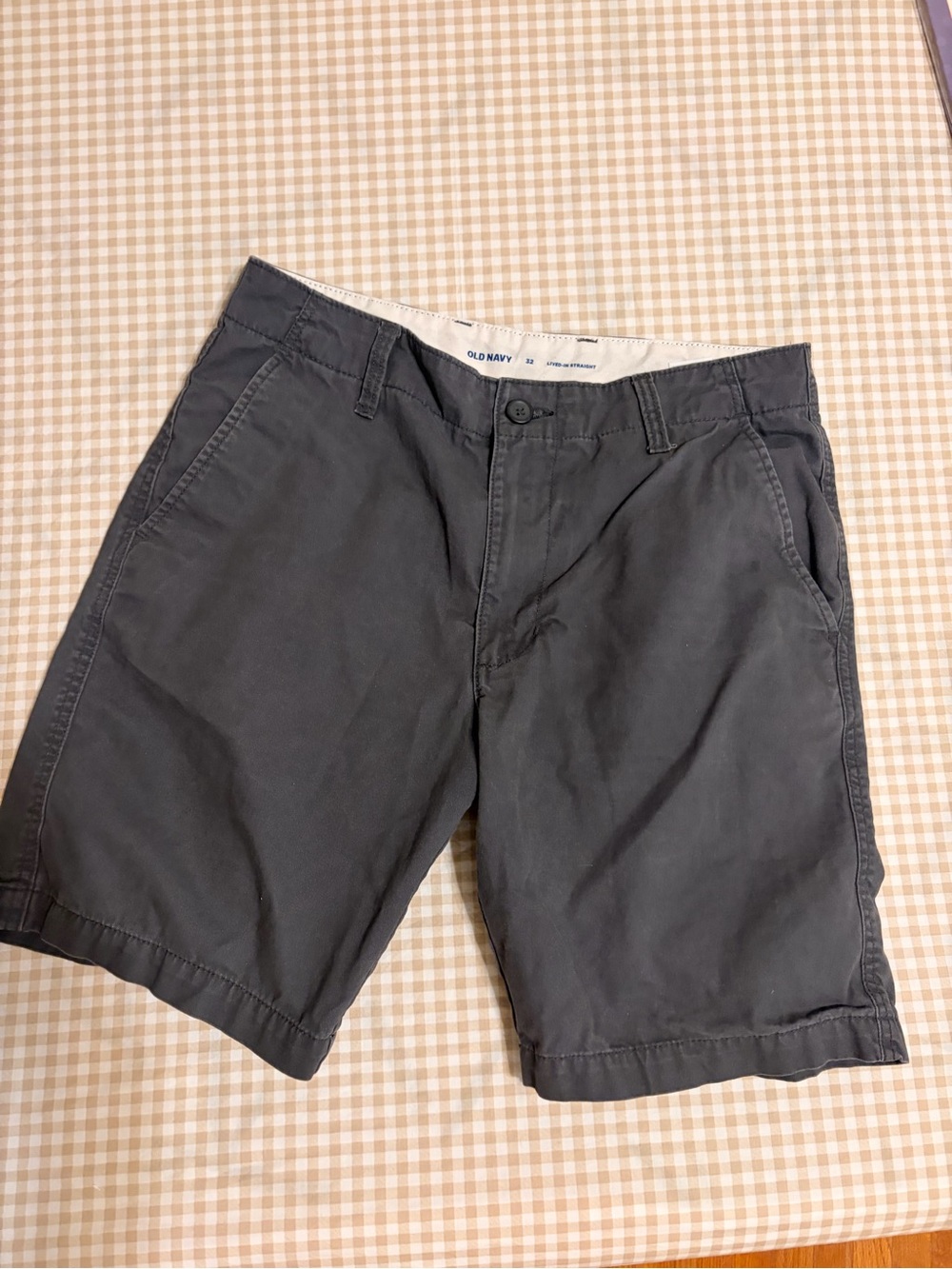 Old Navy Men's Charcoal Gray Flat-Front Chino Shorts